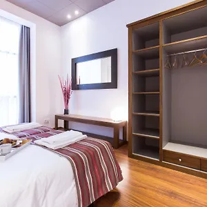 https://serennia-apartamentos-ramblas-placa-catalunya.topbarcelonahotels.com